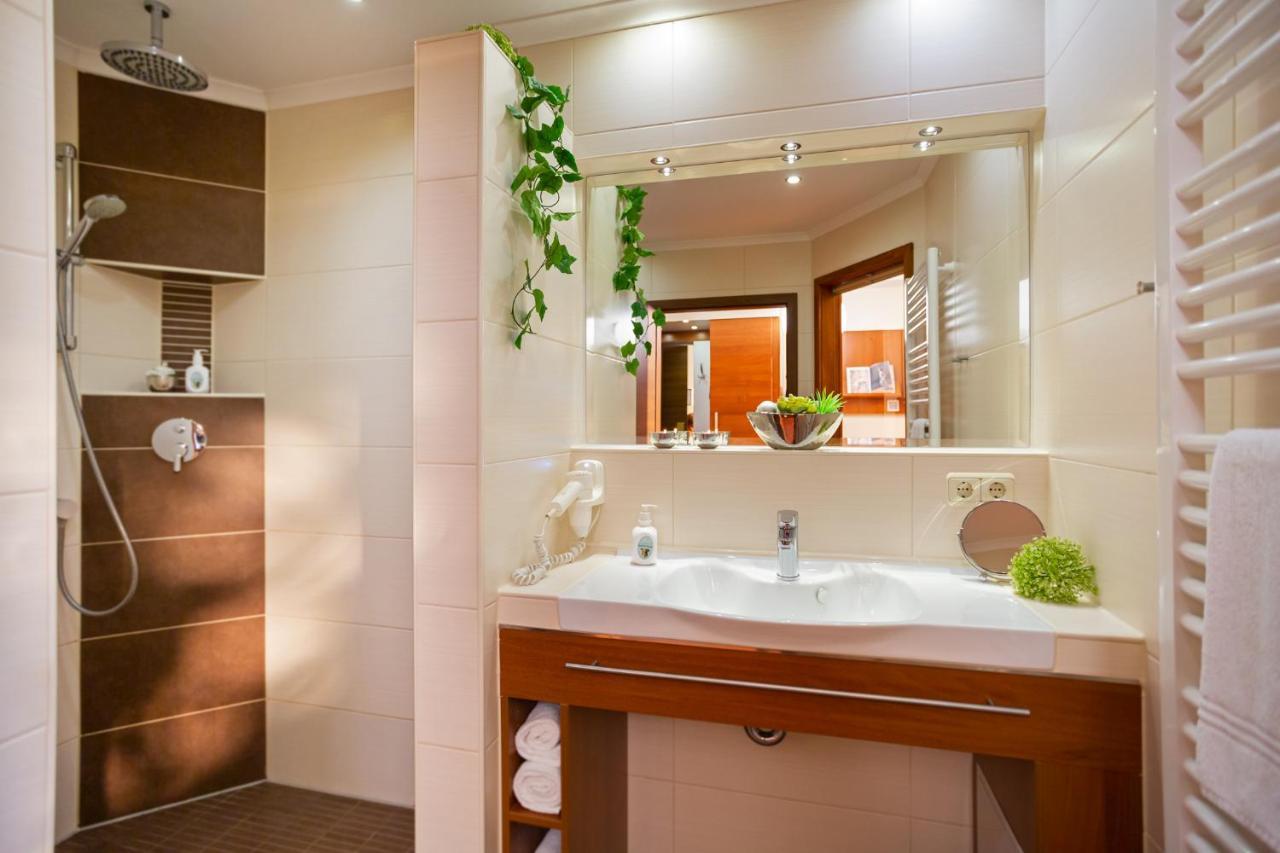 Hotel Mutter-Bahr อิบเบนบูเริน ภายนอก รูปภาพ
